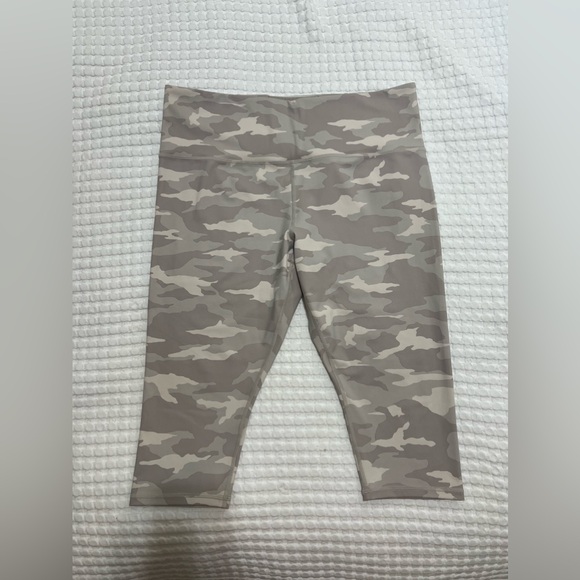 Athleta Elation Camo Crop Leggings - Picture 4 of 12